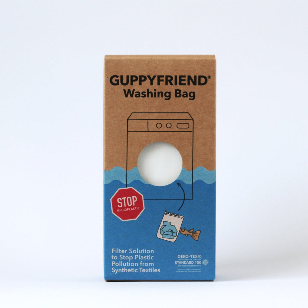 Guppyfriend Waschbeutel mit Verpackung aus Recycling Karton