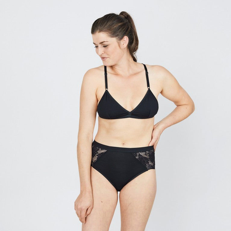 Ansicht von vorne, Bralette aus schwarzem Modal