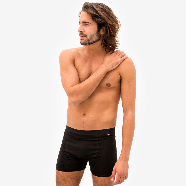 Nachhaltige Boxershorts aus Eukalyptus - Schwarz. Von vorne